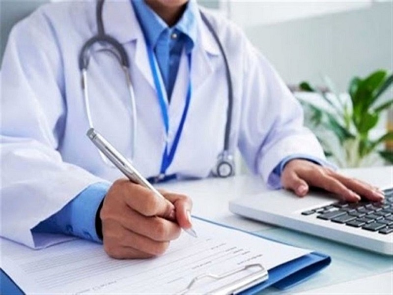 جامعه پزشکی به قراردادهای اجباری با بیمه ها معترض است
