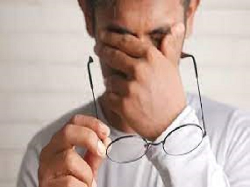 عادات روزمرهای که به چشمها آسیب میرساند