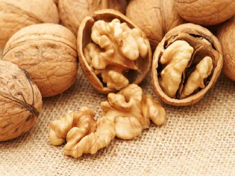 مصرف گردو با کاهش خطر ابتلا به بیماری های قلبی عروقی مرتبط است
