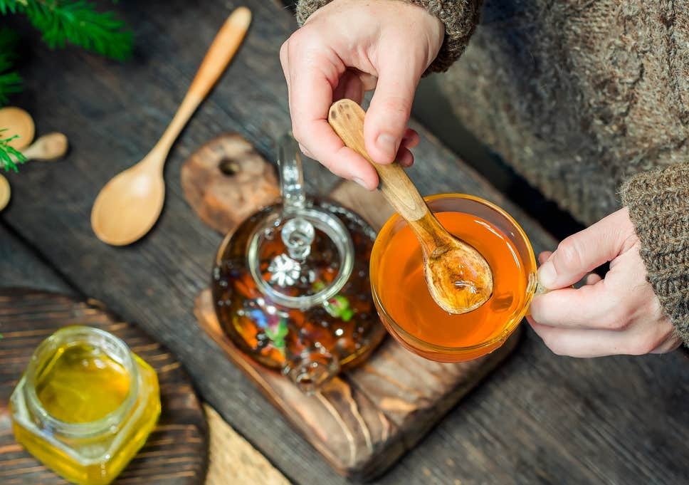 خواص عسل برای درمان سرفه‌ + روش استفاده