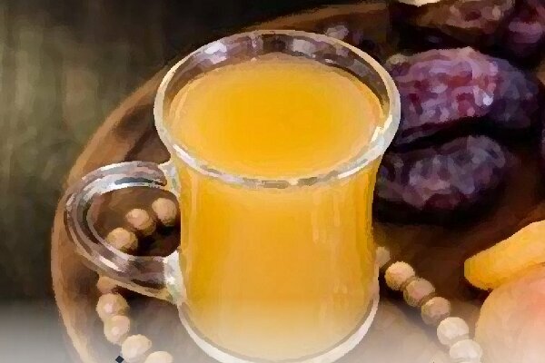 بهترین نوشیدنی ها به وقت افطار/ پرهیز از نوشیدنی سرد