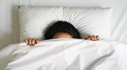 چرا بیش از حد احساس خواب‌آلودگی می‌کنیم؟