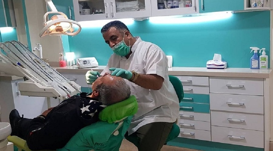 ایمپلنت یک خدمت کاملا درمانی است/ بیمه ها باید حمایت کنند
