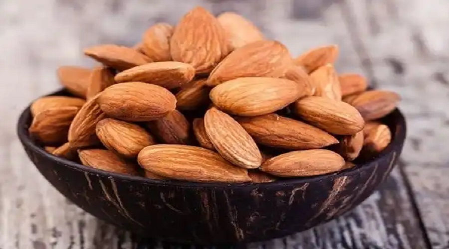 عوارض مصرف بیش از حد بادام؛ از یبوست تا ایجاد سنگ کلیه