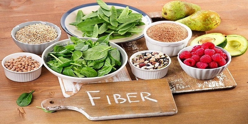 خوردنی‌های غنی از فیبر را به رژیم غذایی روزانه اضافه کنید
