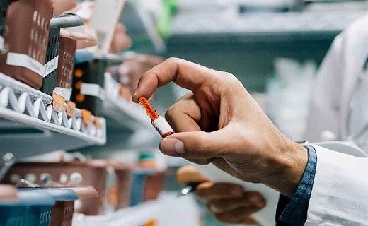 مشکلات داروسازان و داروخانههای زیر ذرهبین بررسی می شود مشکلات داروسازان و داروخانههای زیر ذرهبین بررسی می شود