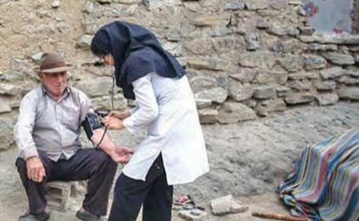 پرستاران و بهورزان در خط مقدم جبهه سلامت پرستاران و بهورزان در خط مقدم جبهه سلامت