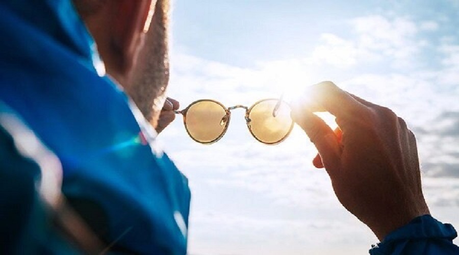 کدام عینک آفتابی مناسب حفاظت از اشعه UV است؟