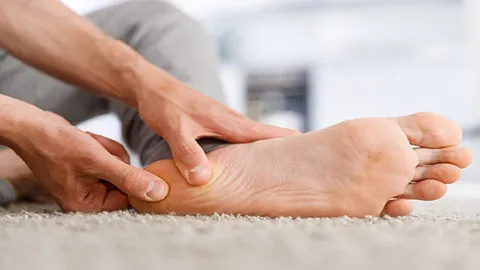 خار پاشنه چیست و چگونه درمان می‌شود؟
