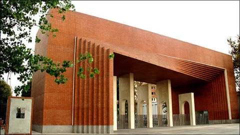 درآمد اختصاصی ۷۰۰ میلیارد تومانی دانشگاه شریف در سال جاری